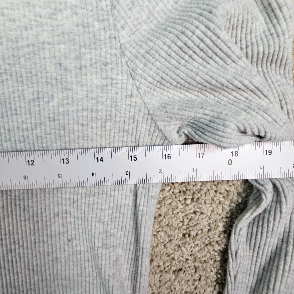 Old Navy Ribbed Long Sleeve Tops L Gray Ivory Stretch Layering Tees 2 Piece Lot - Picture 10 of 12